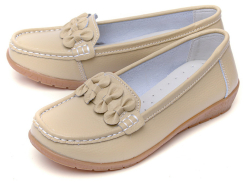 Светло-бежевый