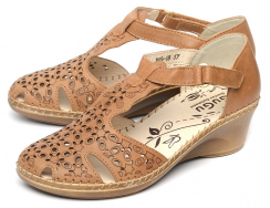 Коричневый