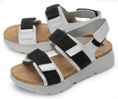 Черный/БелыйЦвет: отделка черными контрастными  деталями