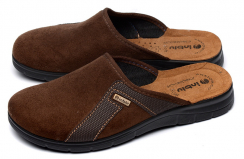 Коричневый