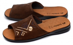 Коричневый