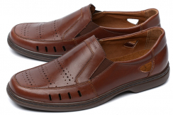 Коричневый