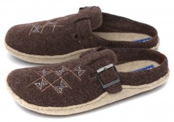 Коричневый