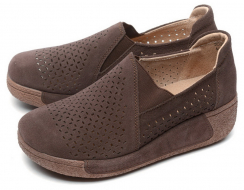 Коричневый