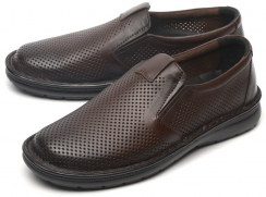 Коричневый