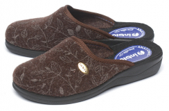 Коричневый