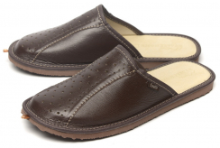 Коричневый