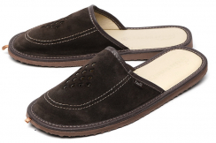 Темно-коричневый