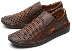 Коричневый