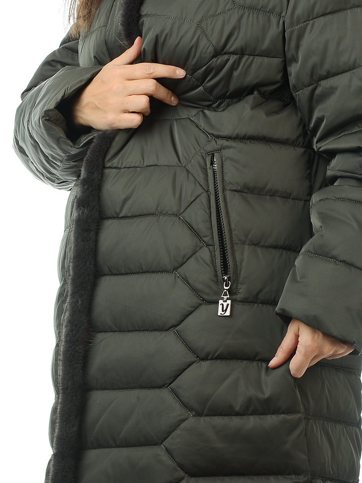 женское пальто большой размер на холлофайбере / мех норка