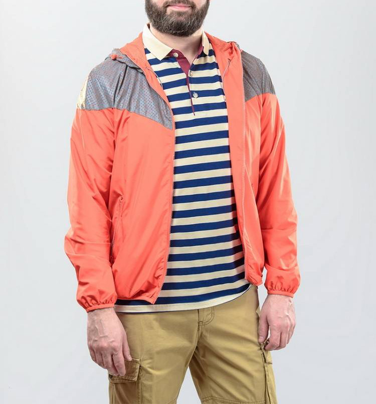 ветровка с наушниками